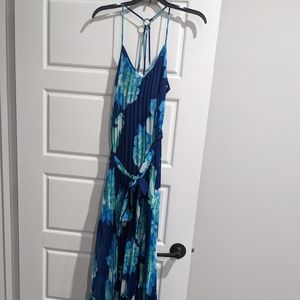 Floral dress with pleats